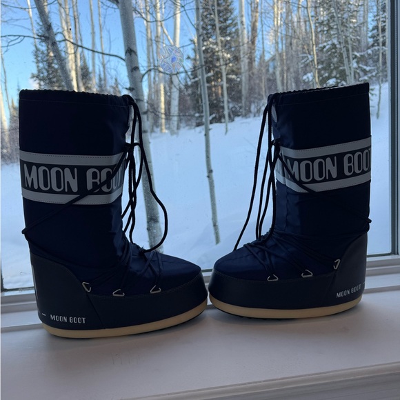 Moon Boot Blue Ankle Boots with Cushioned Construction and Lacing System - Picture 5 of 8